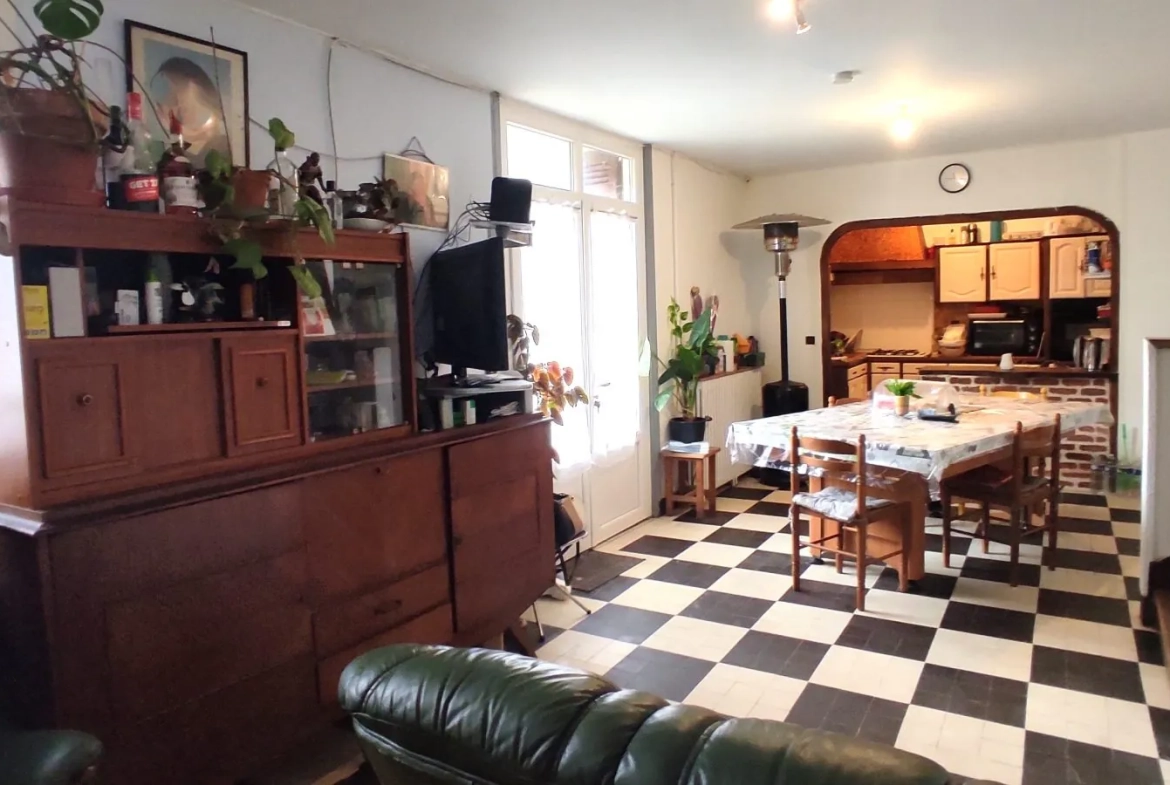 Maison familiale avec 4 chambres, jardin et accès privé à la Charente à Saint-Vaize 