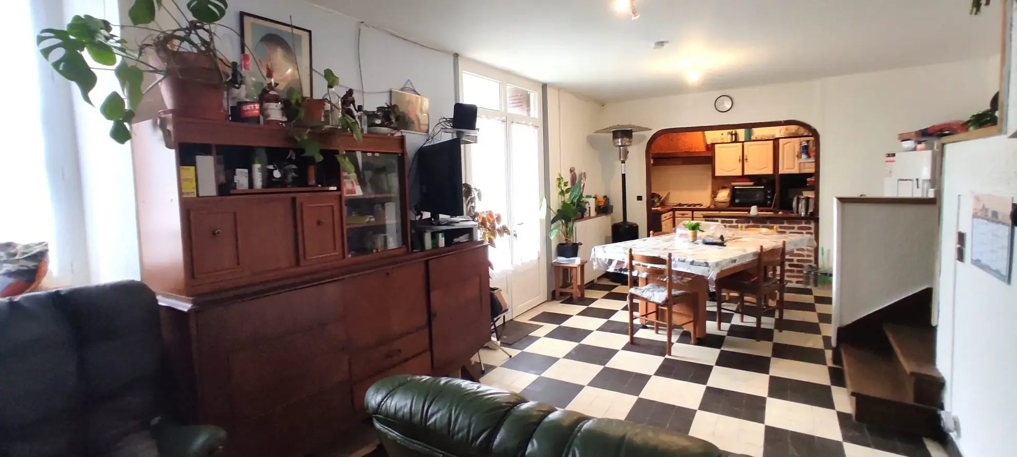 Maison familiale avec 4 chambres, jardin et accès privé à la Charente à Saint-Vaize 
