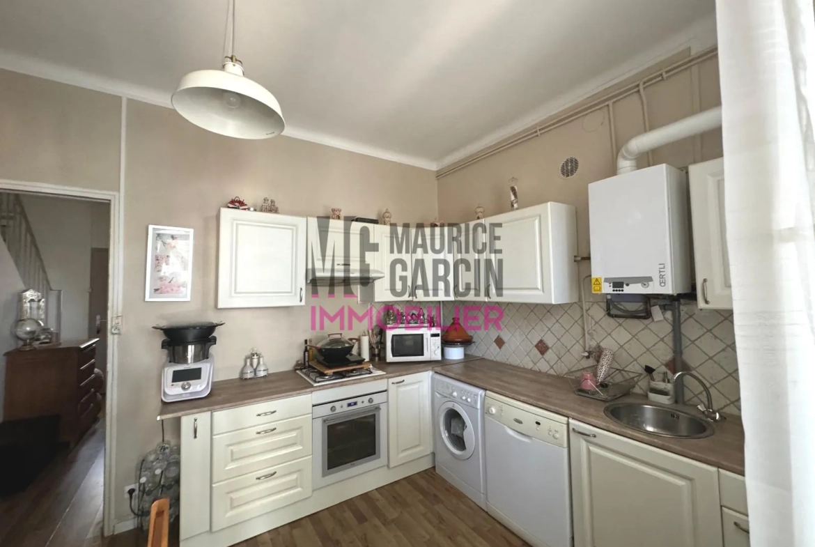 Maison à vendre à Avignon — Charmante maison mitoyenne dans quartier familial 