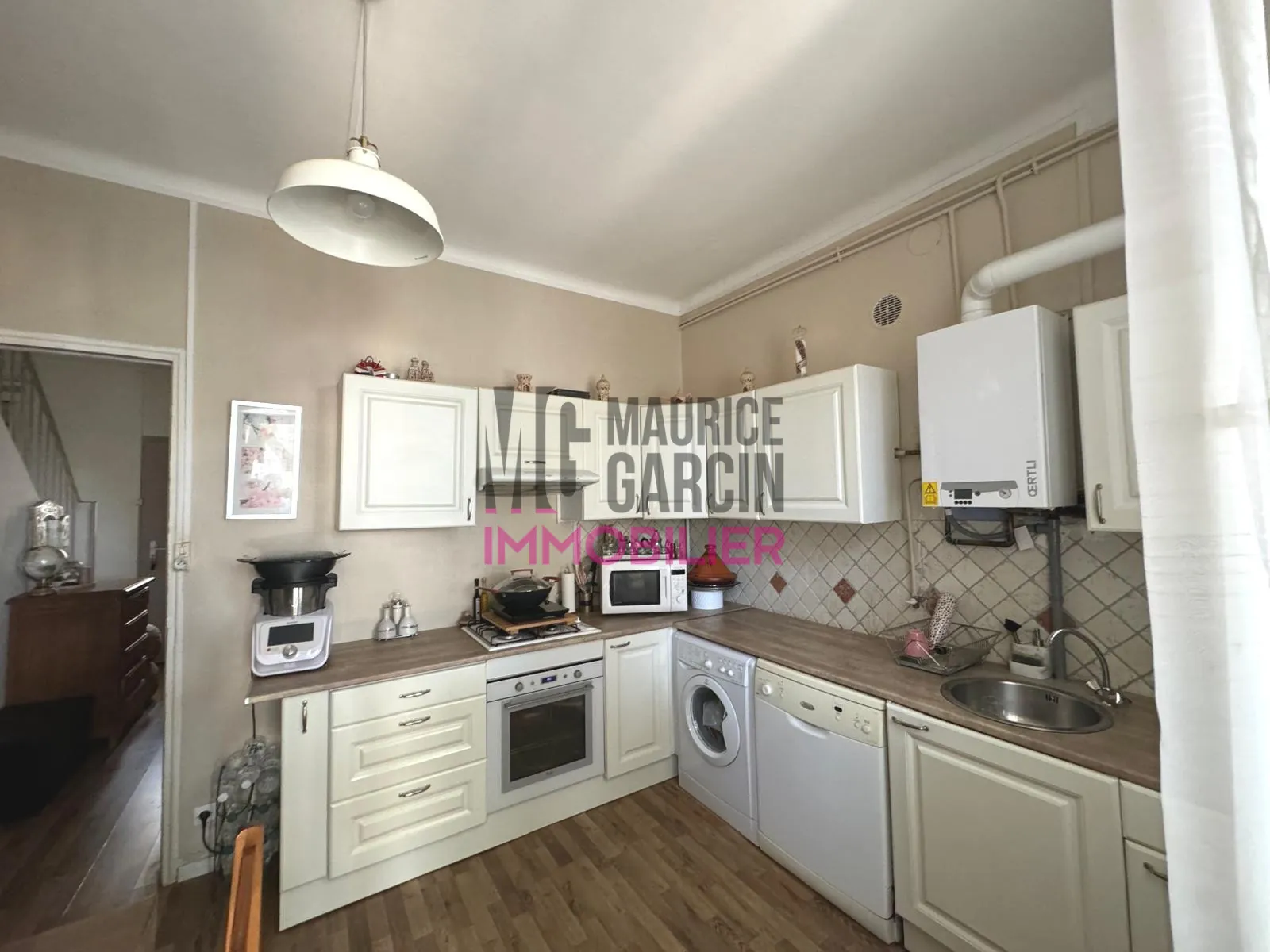 Maison à vendre à Avignon — Charmante maison mitoyenne dans quartier familial 
