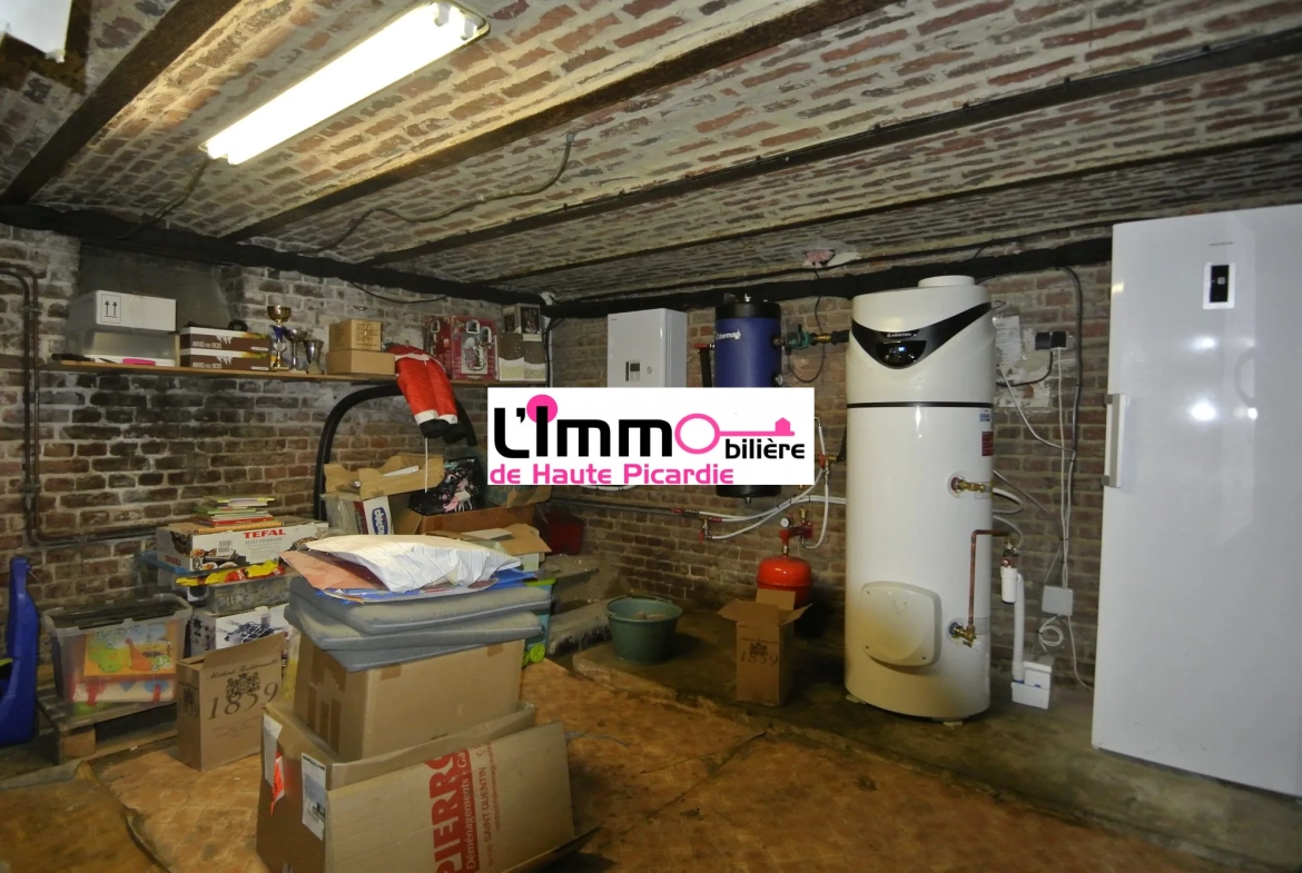 Cave Maison à vendre à Chaulnes avec grand jardin, garage et terrasse - 2 chambres 