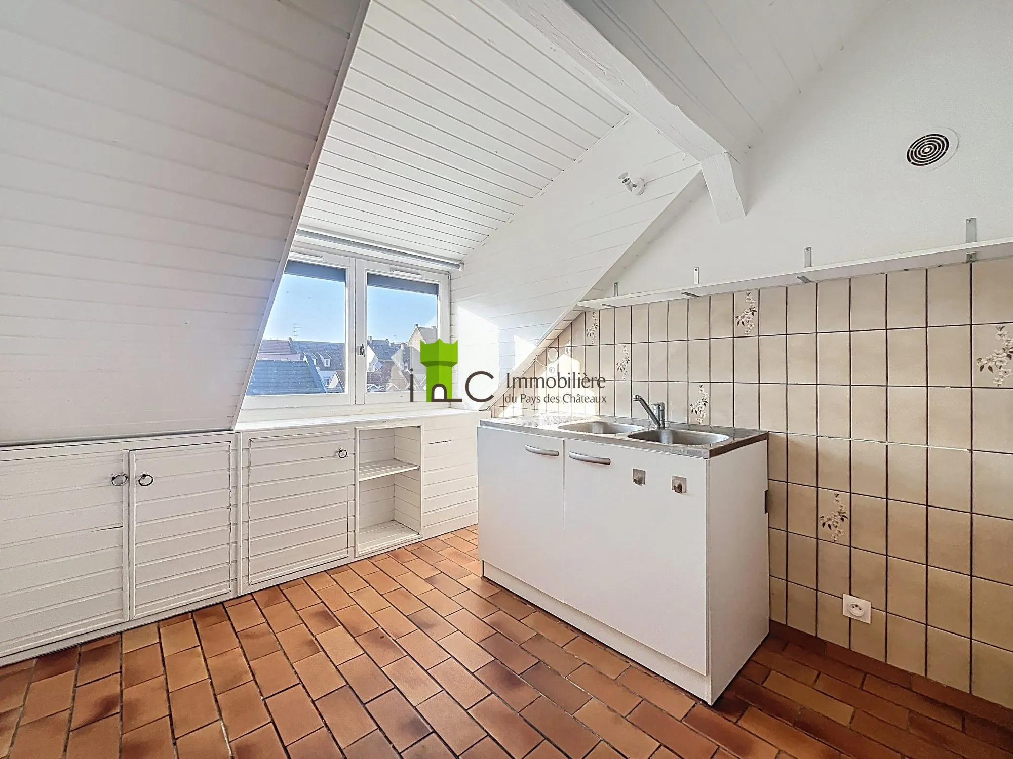 Appartement F1 à Strasbourg Cronenbourg avec Cave, dernier étage 