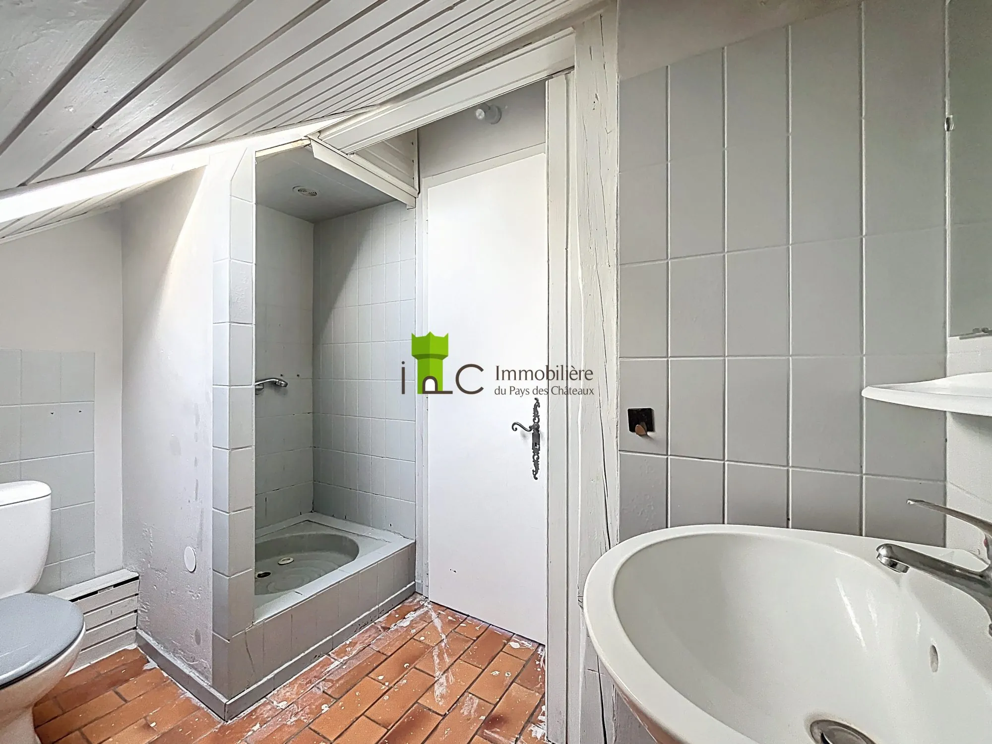 Appartement F1 à Strasbourg Cronenbourg avec Cave, dernier étage 