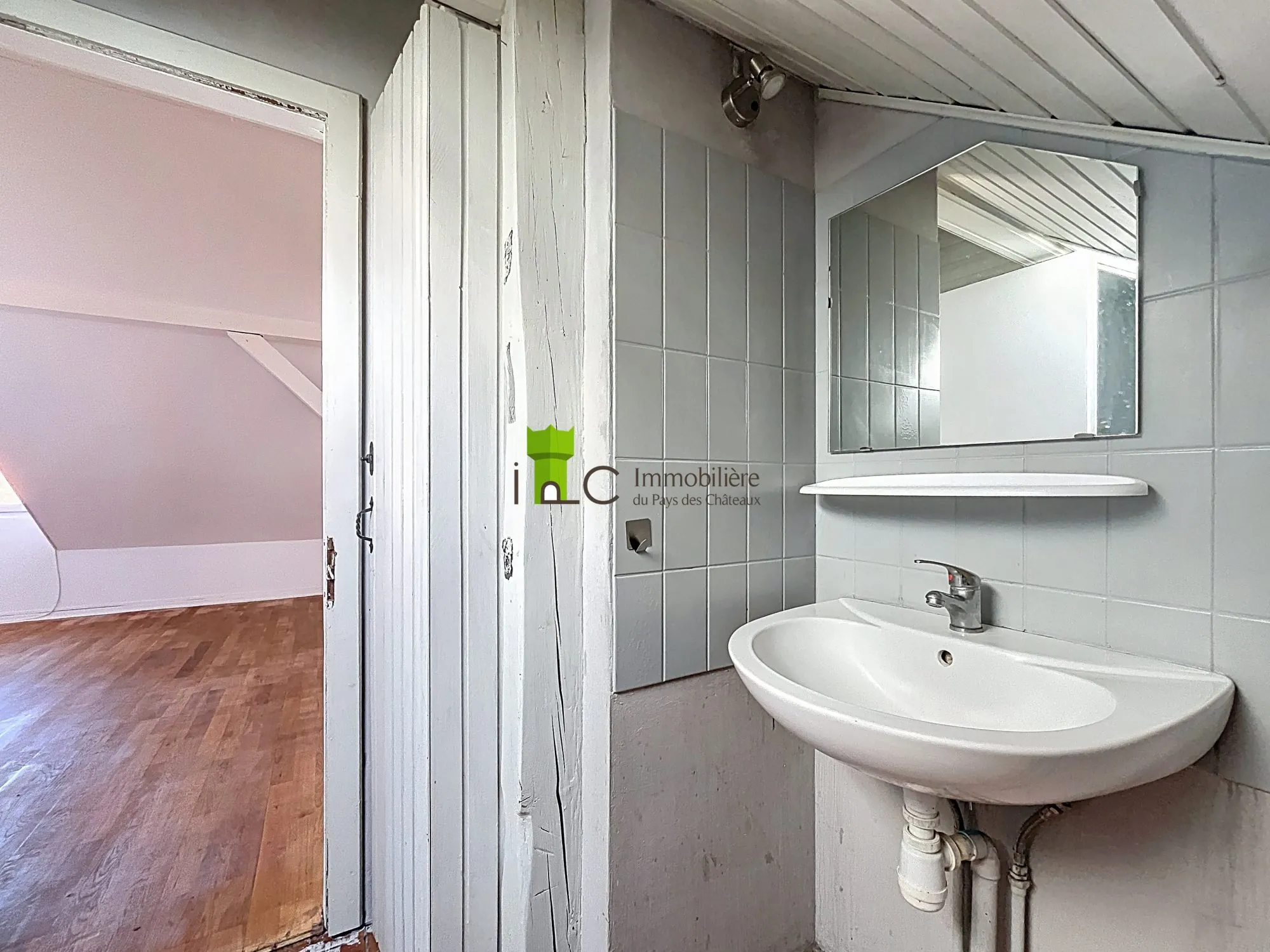 Appartement F1 à Strasbourg Cronenbourg avec Cave, dernier étage 