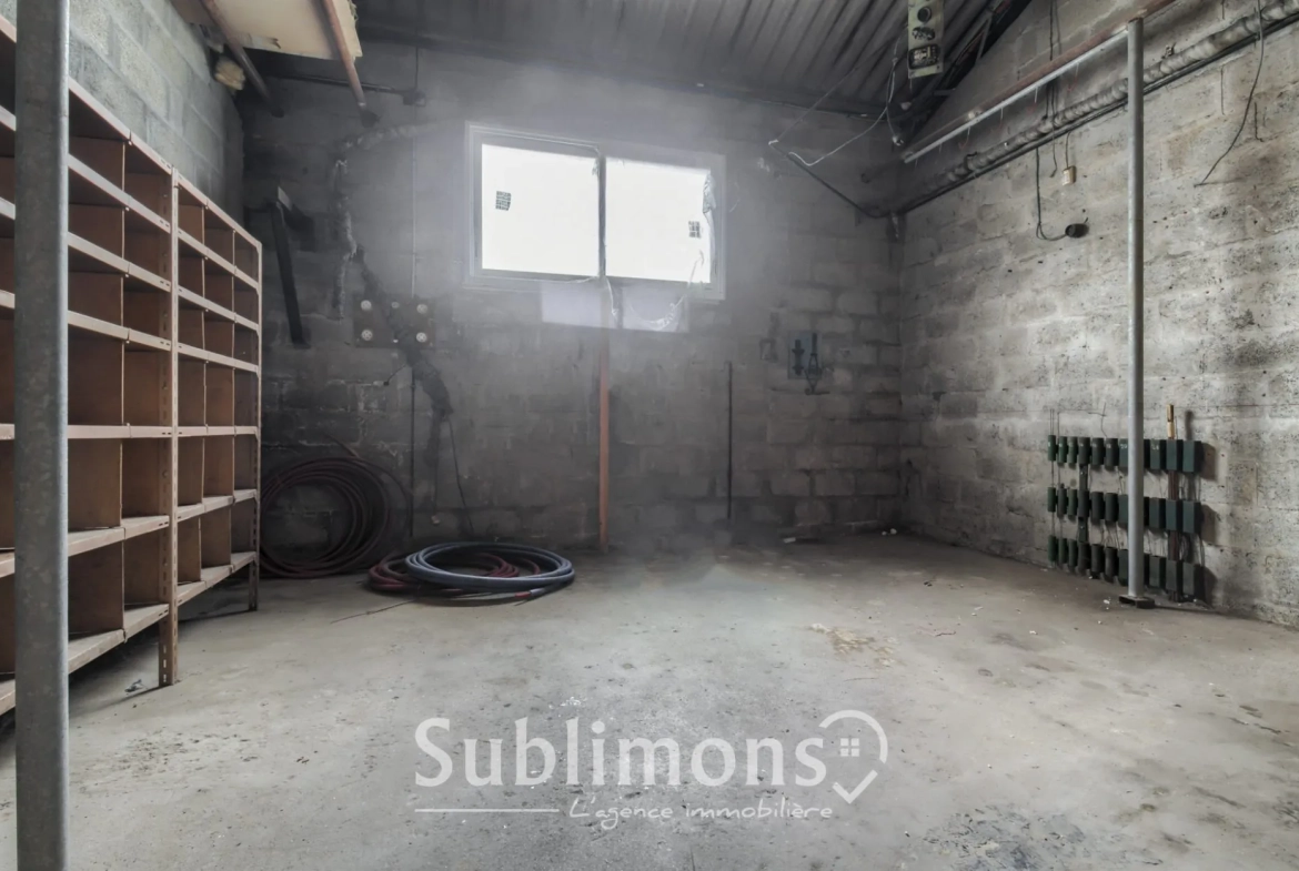 Local commercial de 200 m² à Plouay en zone artisanale – Opportunité à saisir 