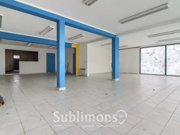 Local commercial de 200 m² à Plouay en zone artisanale – Opportunité à saisir