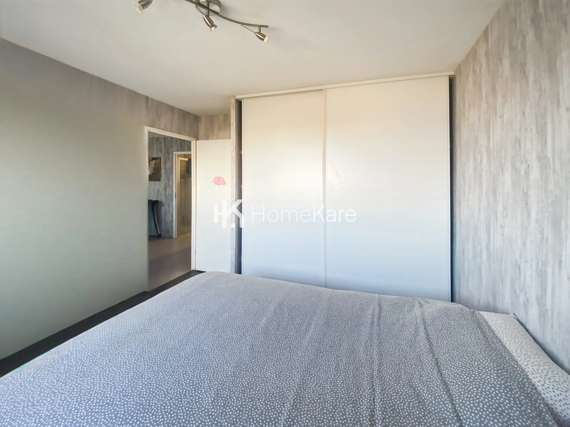 Investissement immobilier : Appartement T3 loué à Cenon de 66 m² avec parking 