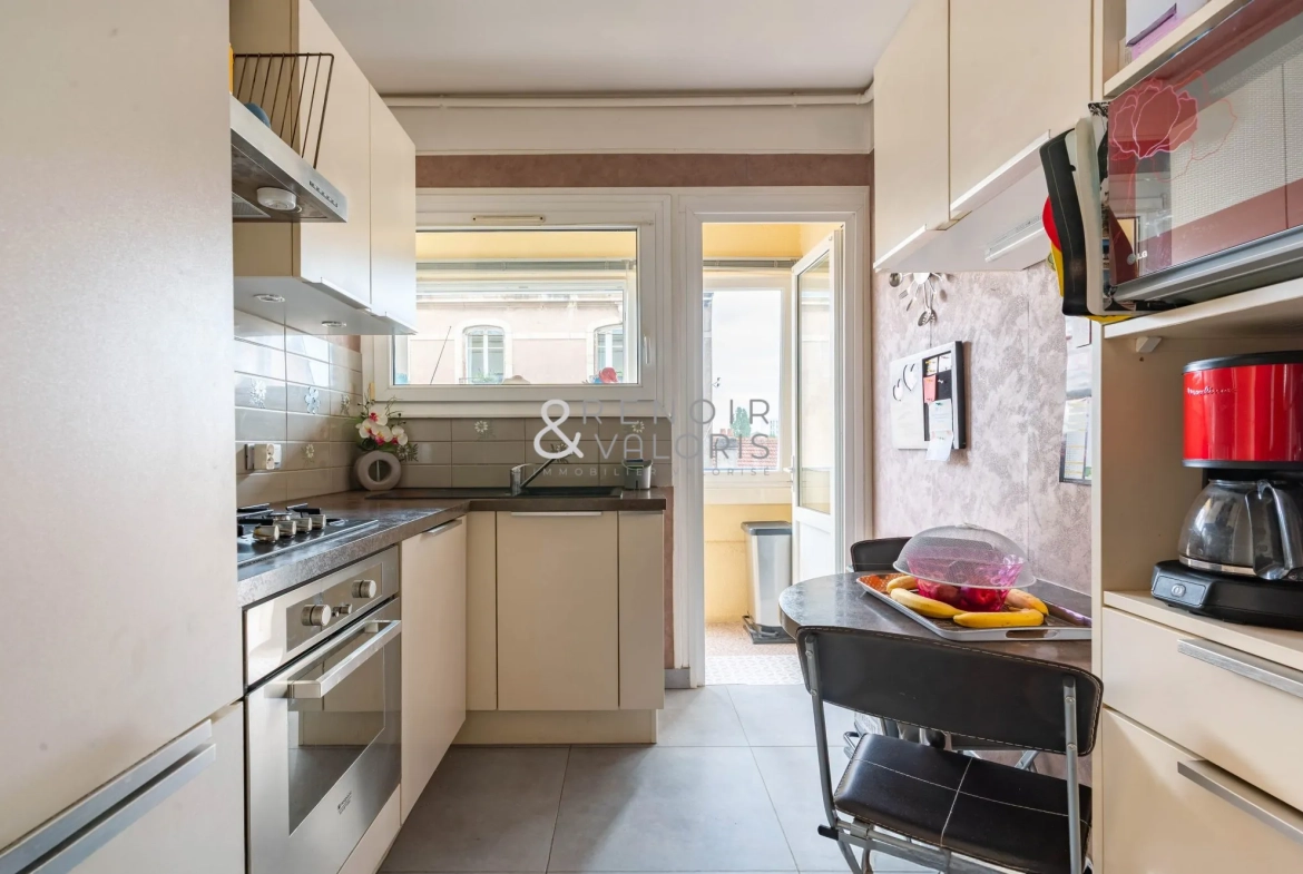 Appartement lumineux avec loggia à Laxou près d'Émile Zola 