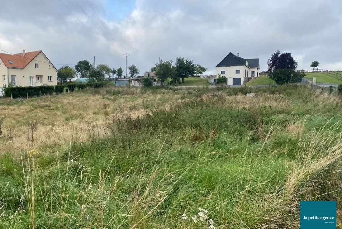 Grand terrain constructible à vendre à Esson, vue exceptionnelle sur la Suisse Normande 