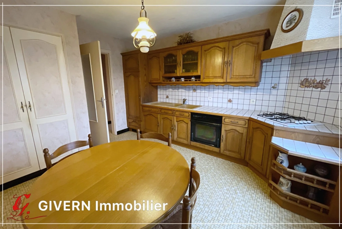 Maison à Plouay 127 m² à rénover avec garage et combles aménageables 
