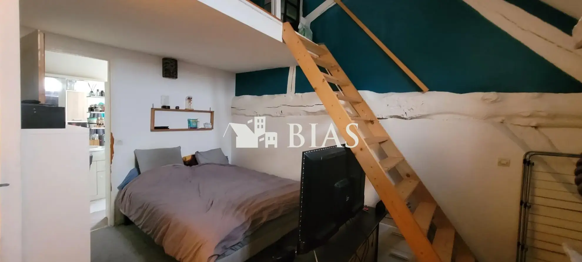 Maison à vendre à Gaillon, centre-ville, 1 chambre, proche gare et écoles 