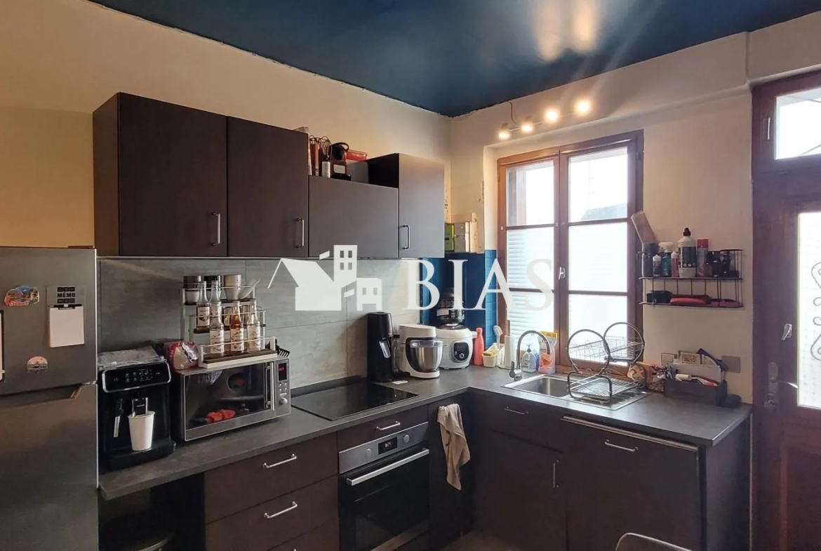 Maison à vendre à Gaillon, centre-ville, 1 chambre, proche gare et écoles 
