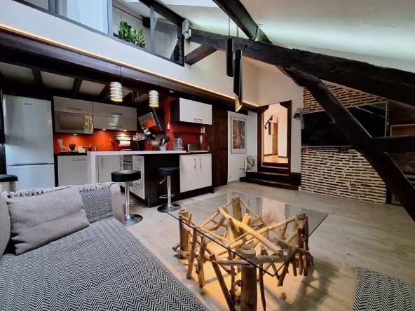 Appartement duplex à vendre en plein cœur d'Orléans - 2 chambres et charme de l'ancien