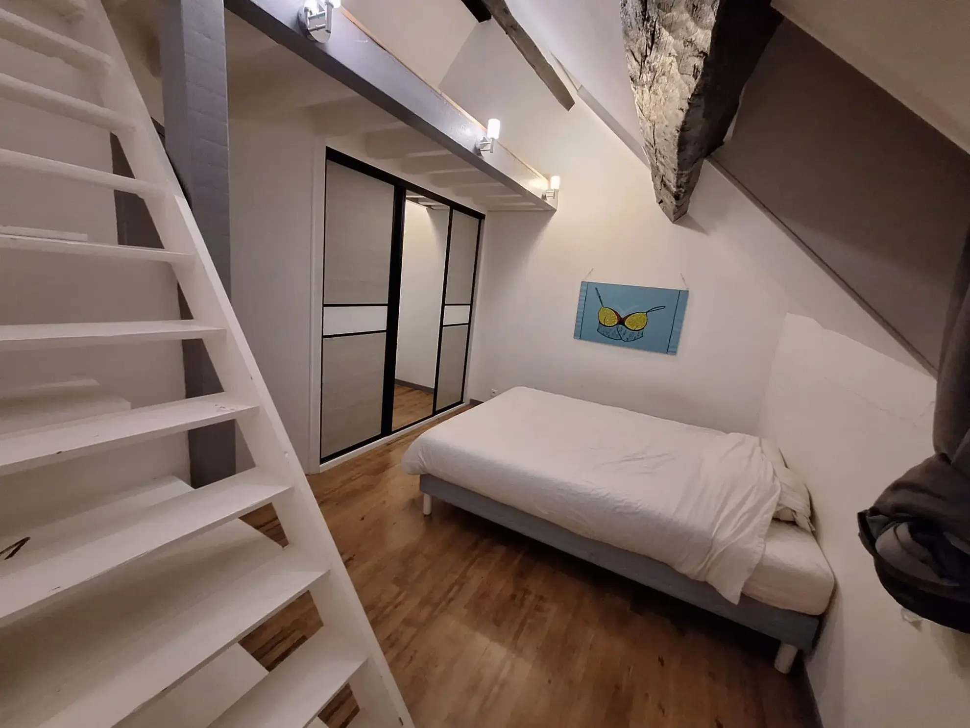 Appartement duplex à vendre en plein cœur d'Orléans - 2 chambres et charme de l'ancien 