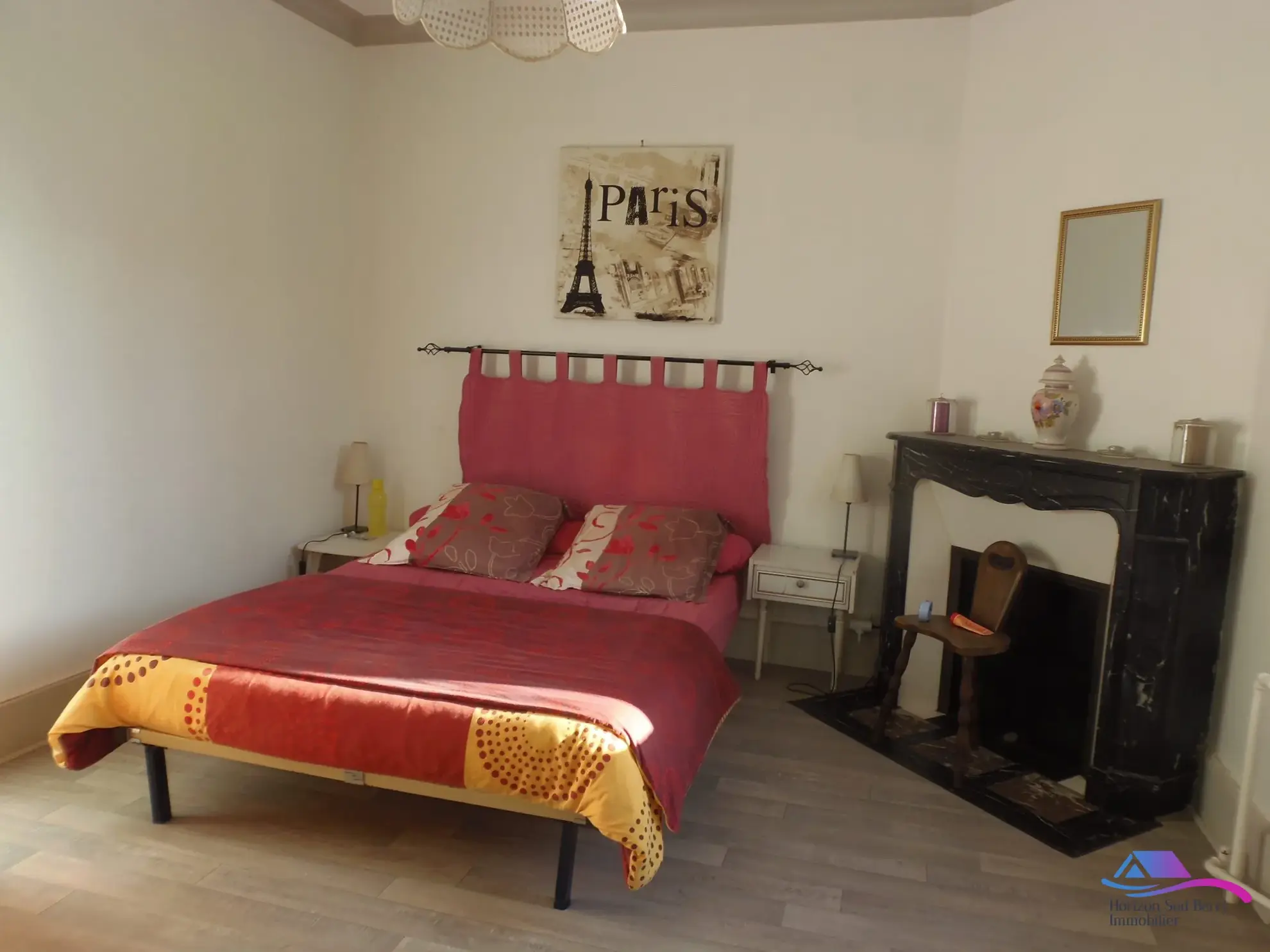 chambre Maison de village avec grand garage et espace professionnel à vendre près de Boussac et Montluçon 