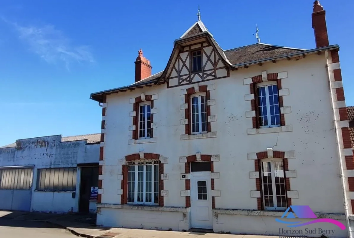 façade Maison de village avec grand garage et espace professionnel à vendre près de Boussac et Montluçon 