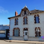 façade Maison de village avec grand garage et espace professionnel à vendre près de Boussac et Montluçon
