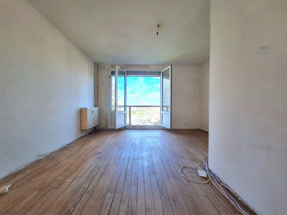 Appartement à Epinal de 4 pièces, 70 m² à rénover avec garage et cave