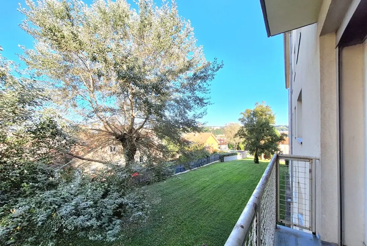 Appartement à Epinal de 4 pièces, 70 m² à rénover avec garage et cave 
