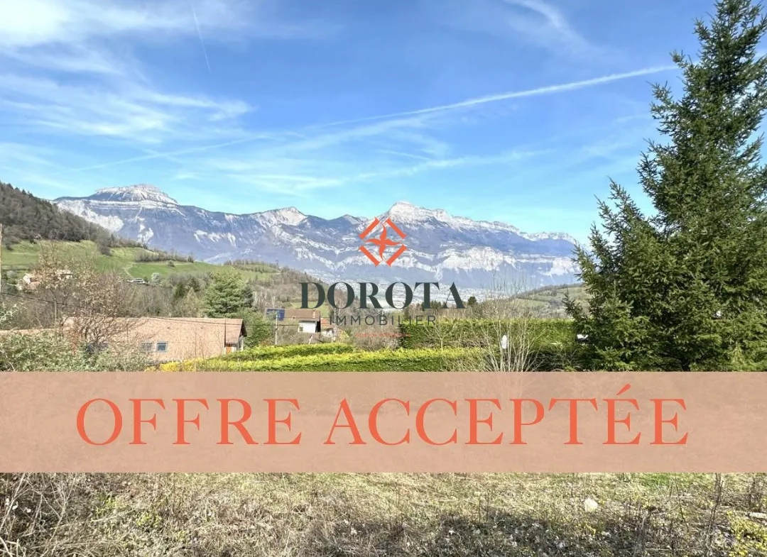 Terrain constructible de 602 m² avec vue sur la Chartreuse à La Combe-de-Lancey 
