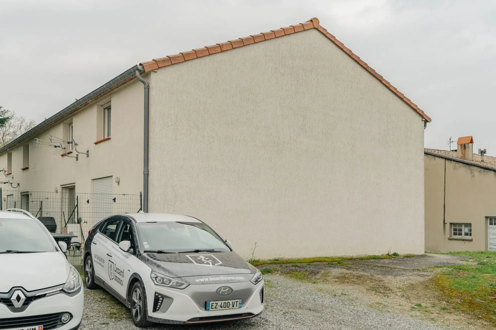 Maison récente à Labastide d'Anjou avec jardin et parking – Confort et proximité 