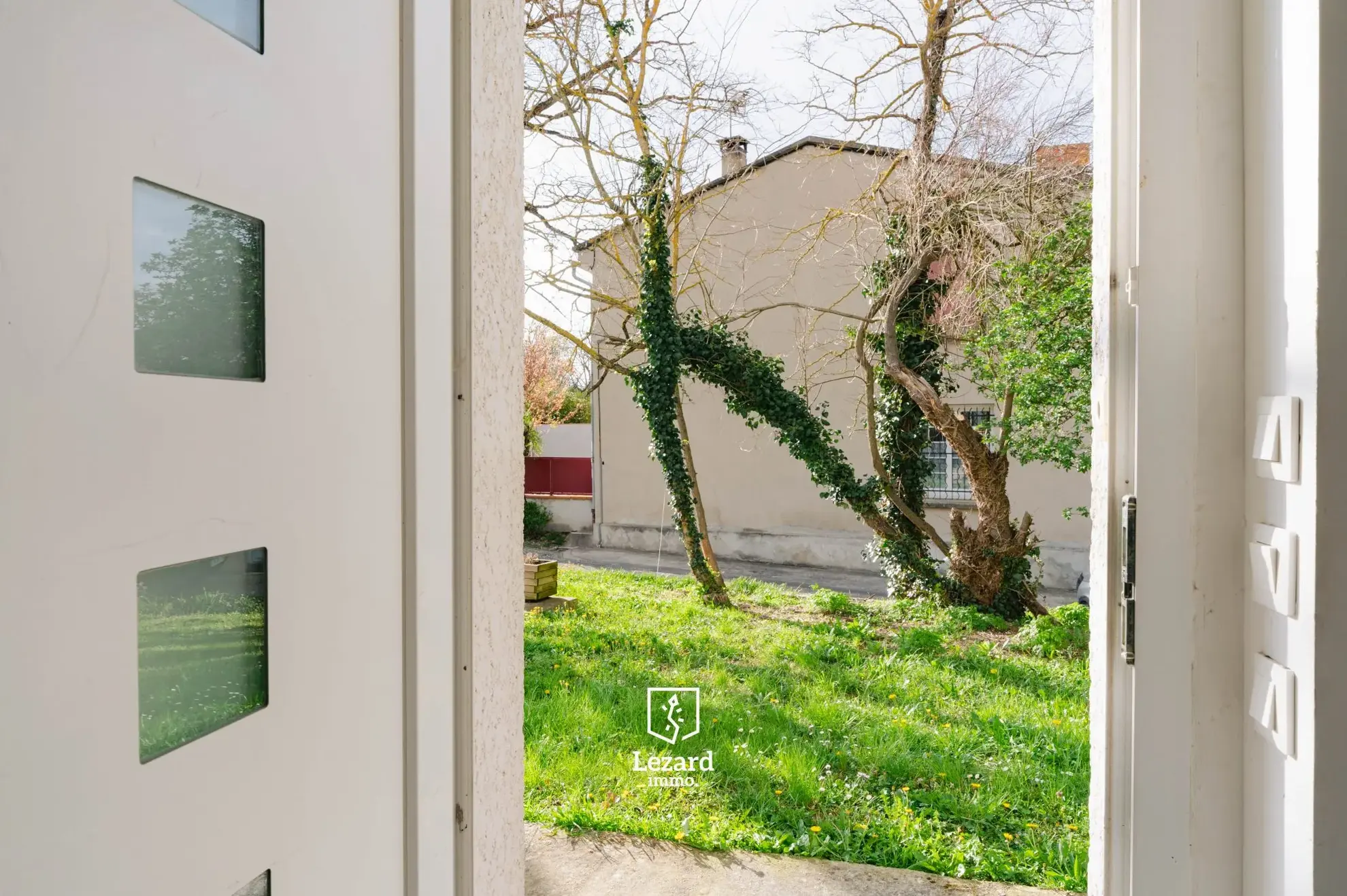 Maison récente à Labastide d'Anjou avec jardin et parking – Confort et proximité 