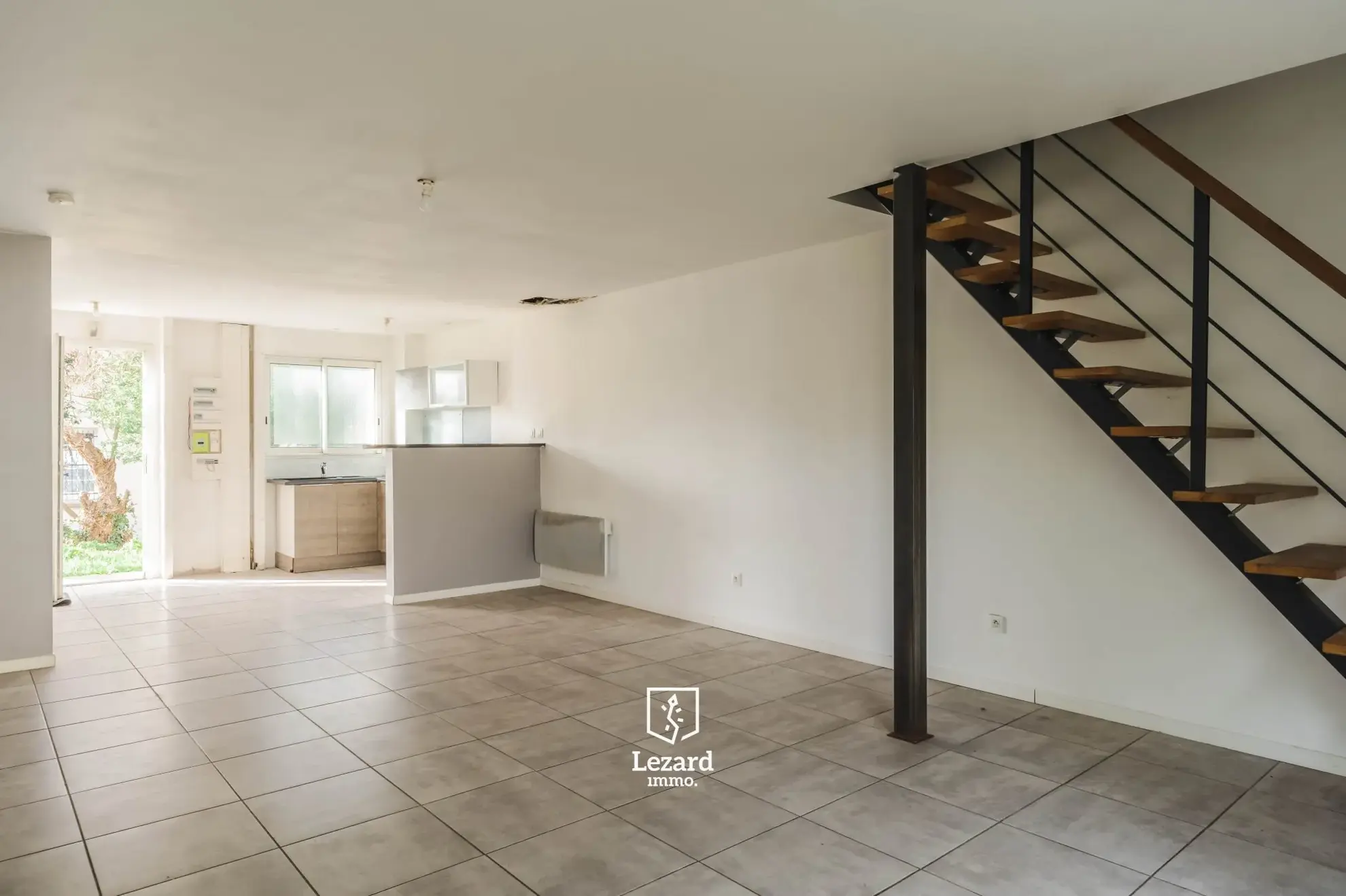 Maison récente à Labastide d'Anjou avec jardin et parking – Confort et proximité 