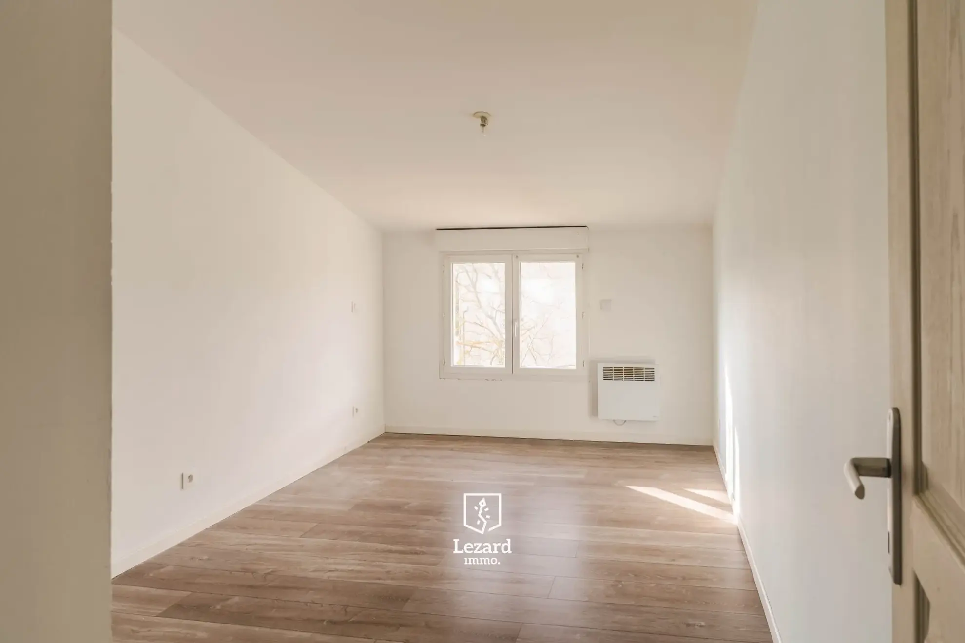 Maison récente à Labastide d'Anjou avec jardin et parking – Confort et proximité 