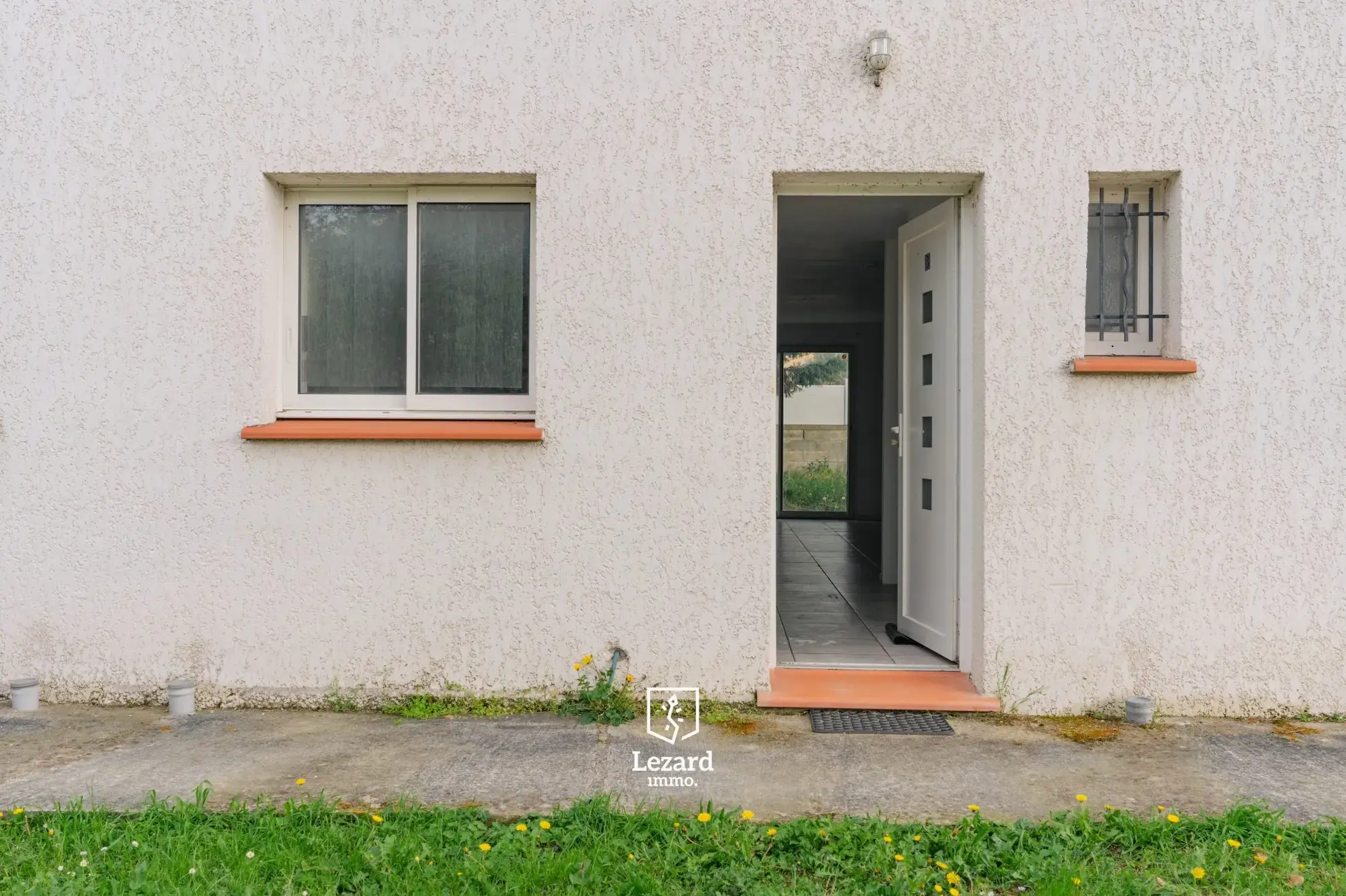 Maison récente à Labastide d'Anjou avec jardin et parking – Confort et proximité 