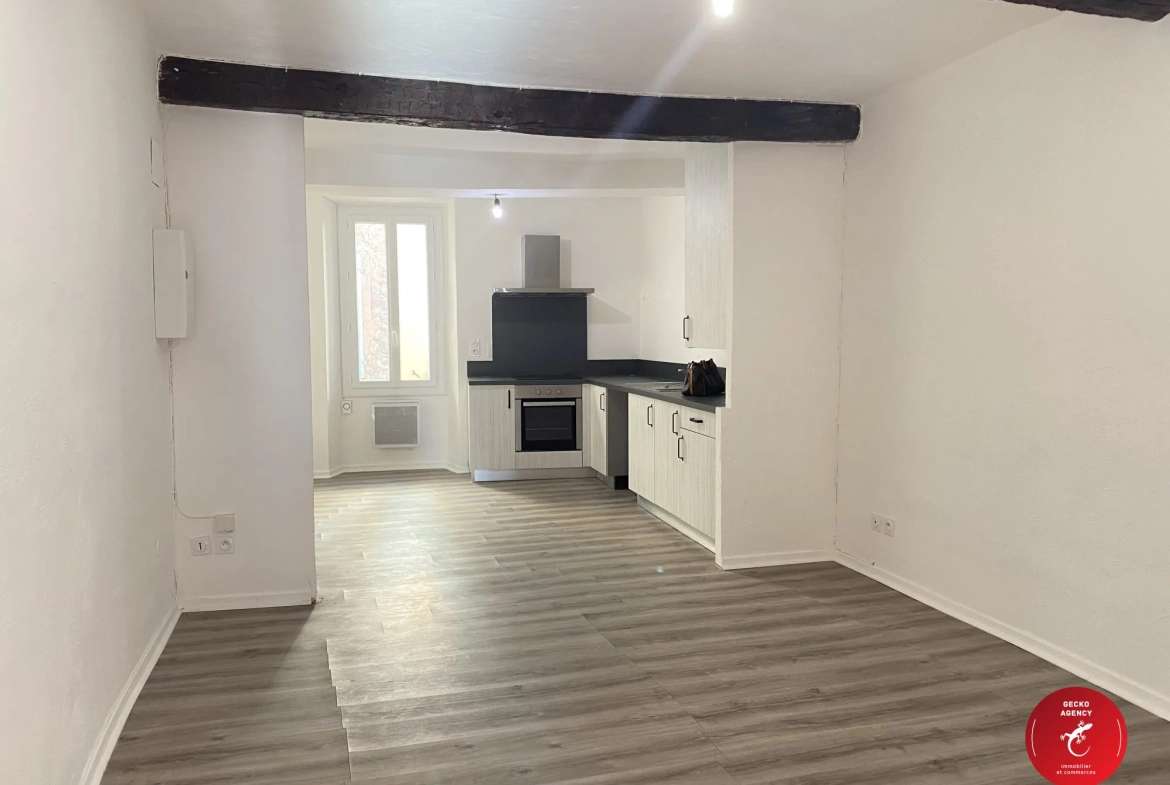Piece à vivre Appartement à vendre au centre du village de La Motte - 68 m² 
