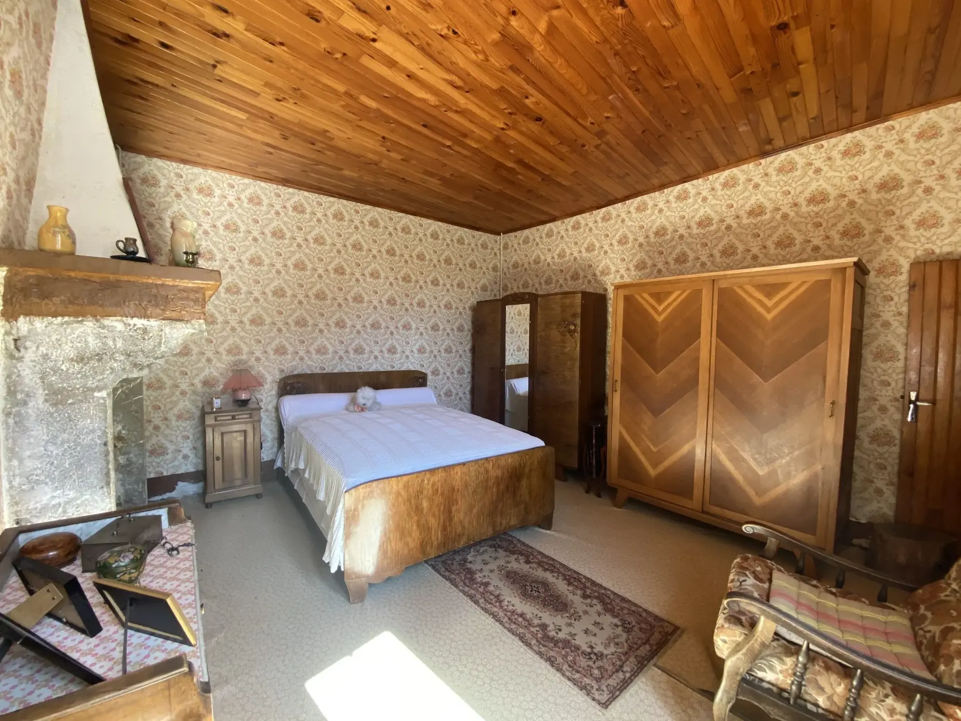 Maison à vendre à PONTAIX avec potentiel de rénovation en bord de rivière 