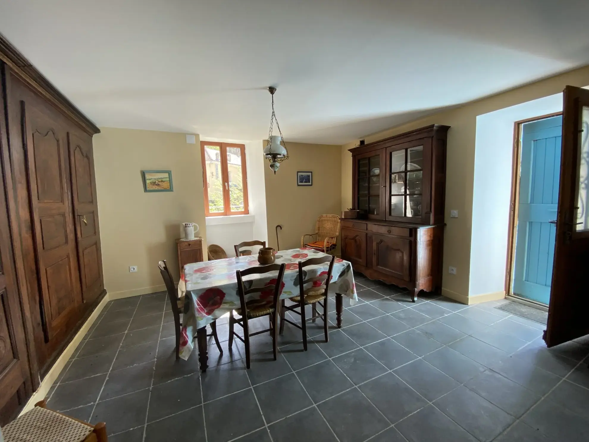 Maison à vendre à PONTAIX avec potentiel de rénovation en bord de rivière 