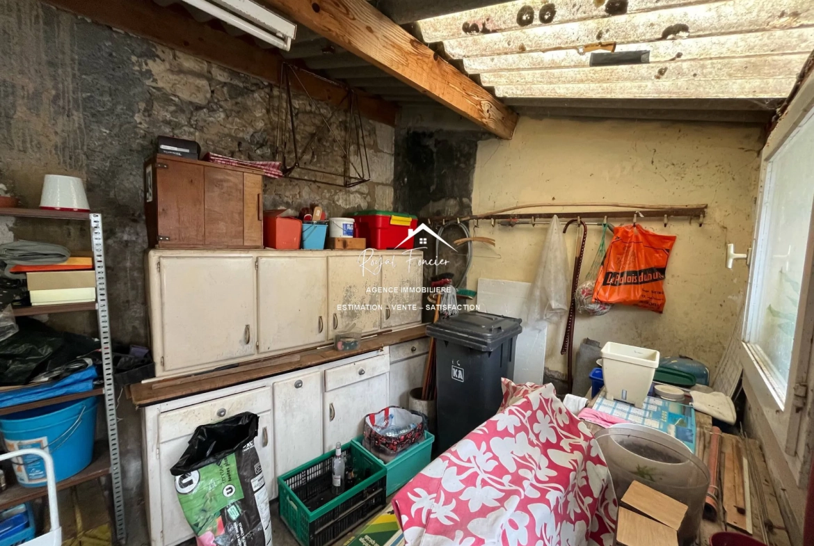 Atelier Charmante maison de campagne de 114 m² avec jardin à La Guerche 37350 