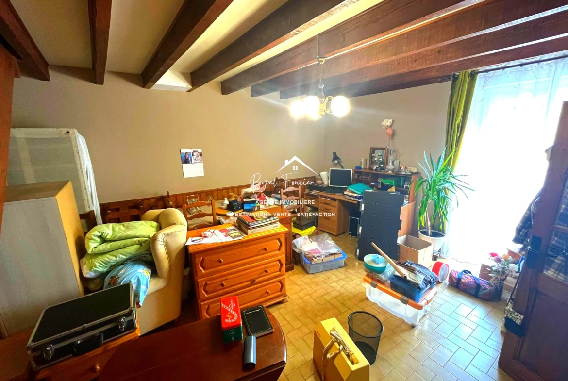 Séjour Charmante maison de campagne de 114 m² avec jardin à La Guerche 37350 
