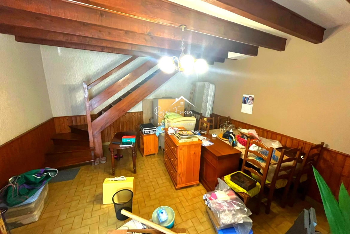Charmante maison de campagne de 114 m² avec jardin à La Guerche 37350 