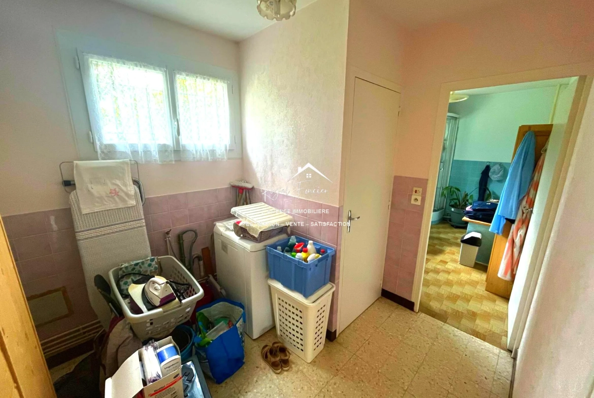 Buanderie Charmante maison de campagne de 114 m² avec jardin à La Guerche 37350 
