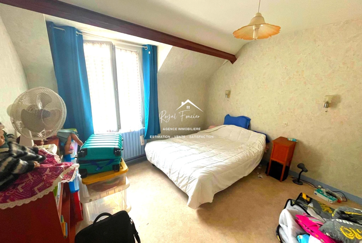 Chambre Charmante maison de campagne de 114 m² avec jardin à La Guerche 37350 