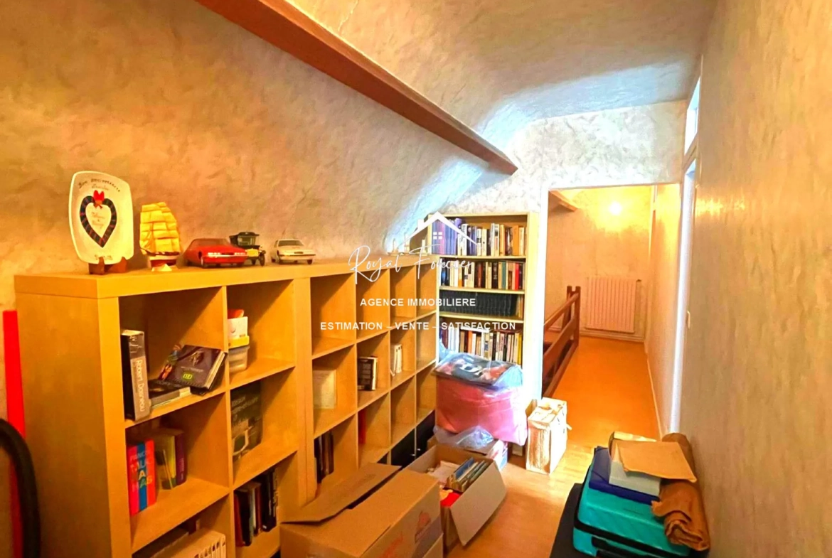 palier Charmante maison de campagne de 114 m² avec jardin à La Guerche 37350 