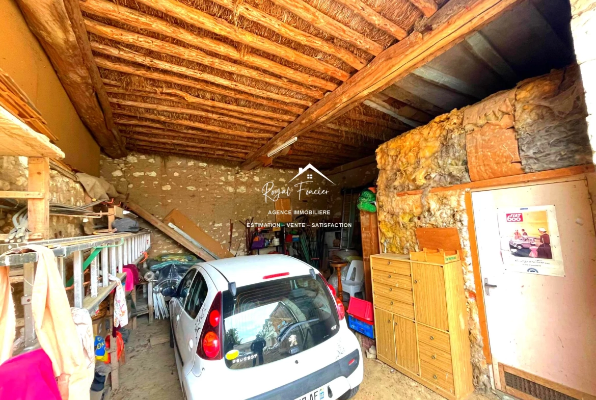 Grange Charmante maison de campagne de 114 m² avec jardin à La Guerche 37350 