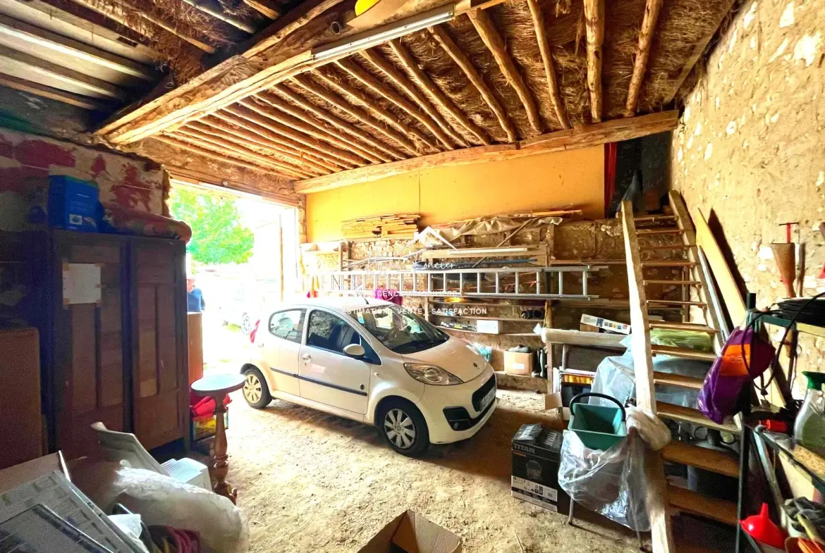 Grange Charmante maison de campagne de 114 m² avec jardin à La Guerche 37350 
