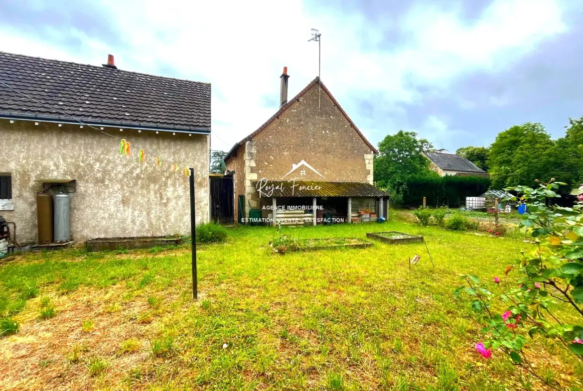 Charmante maison de campagne de 114 m² avec jardin à La Guerche 37350 