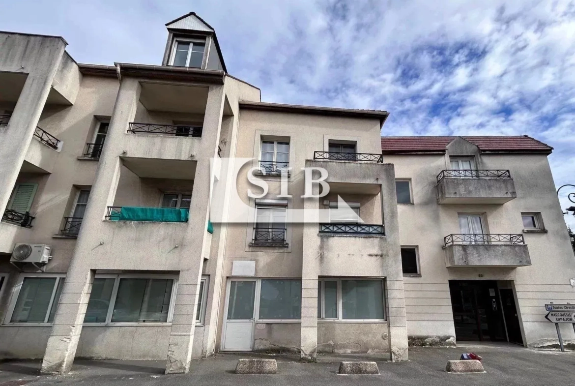 Local commercial lumineux à Montlhéry pour profession libérale à vendre 