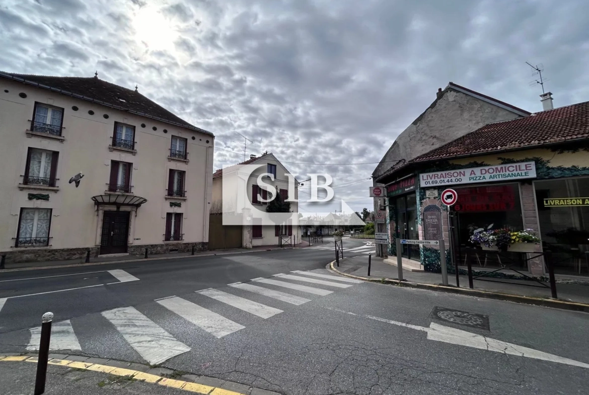Local commercial lumineux à Montlhéry pour profession libérale à vendre 