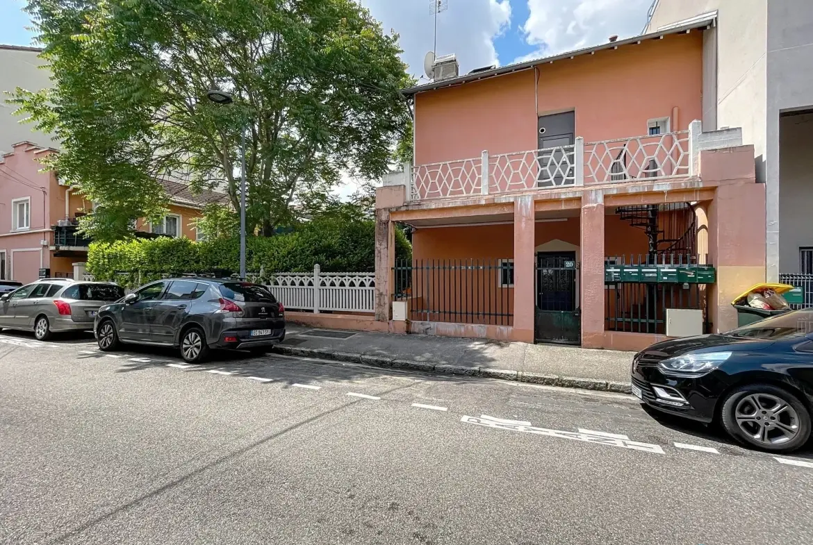 Studio lumineux de 21m² à Villeurbanne, idéal pour étudiant 