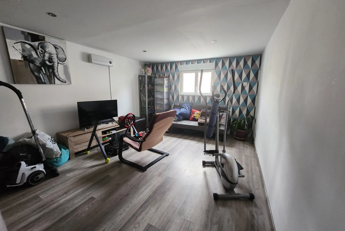 Maison familiale 4 chambres avec piscine à Sainte Hermine 