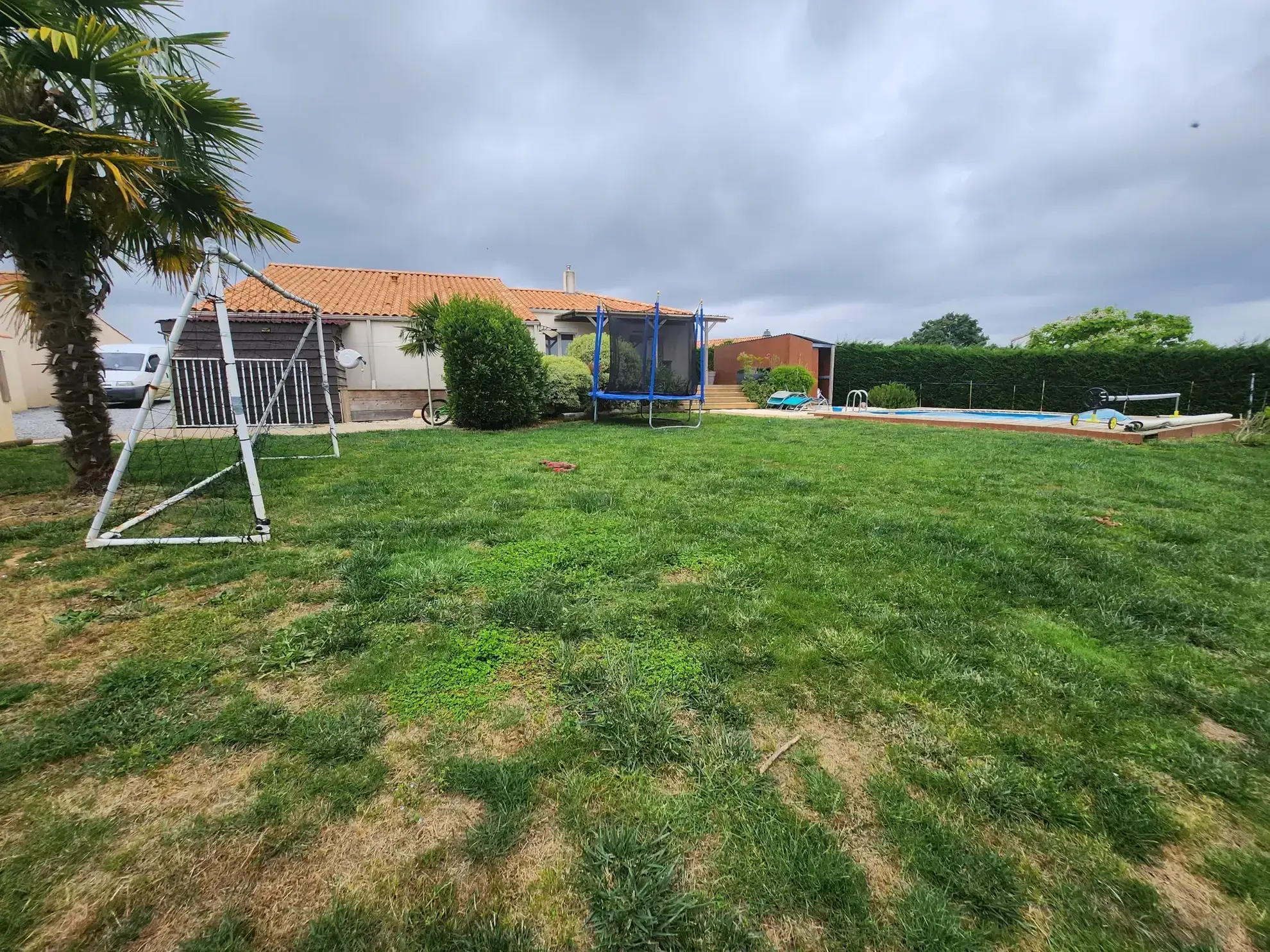 Maison familiale 4 chambres avec piscine à Sainte Hermine 