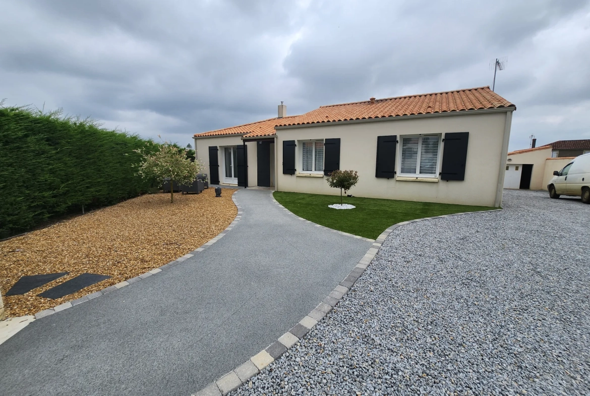 Maison familiale 4 chambres avec piscine à Sainte Hermine 