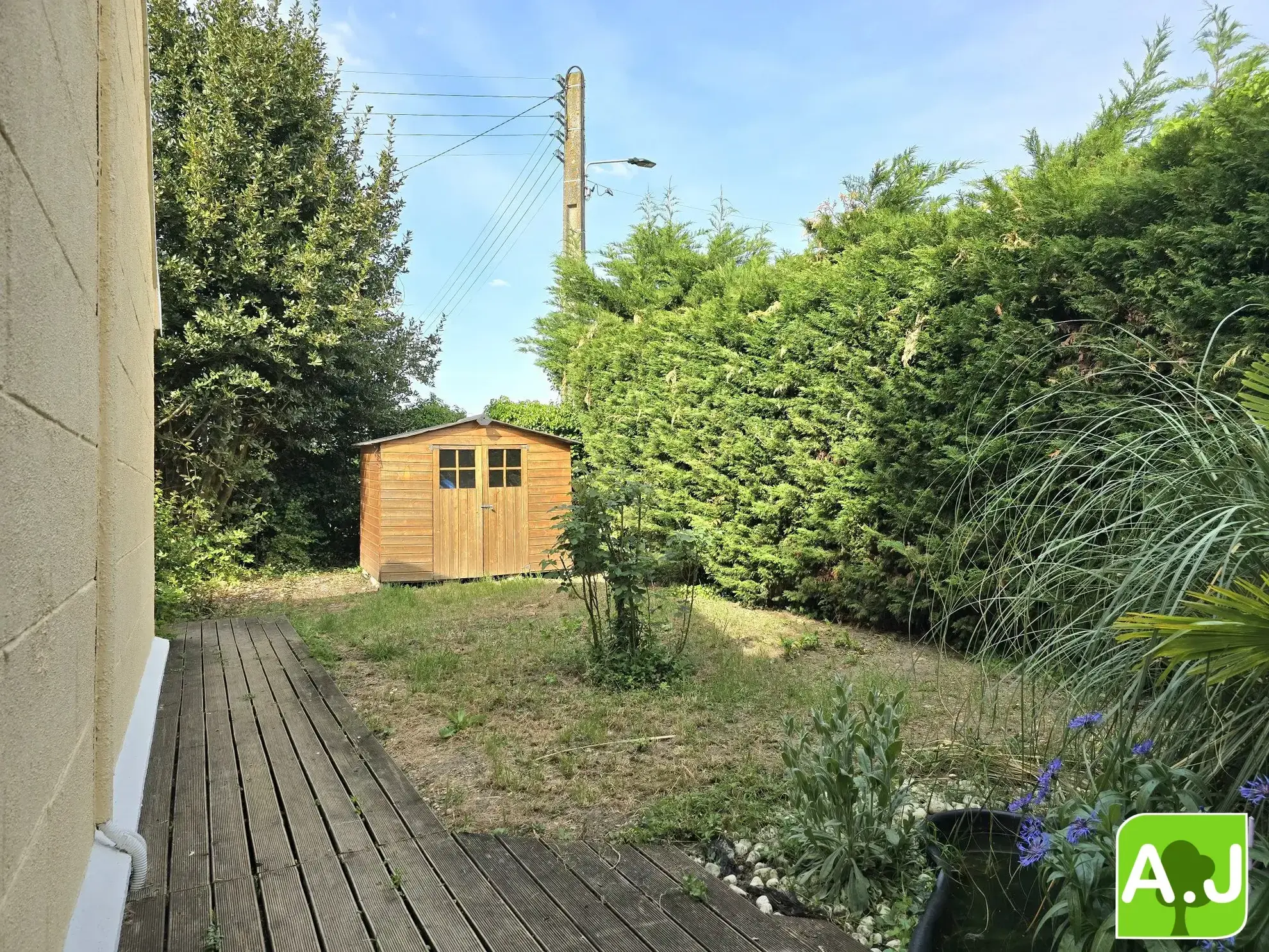 Maison de plain-pied avec dépendance à Bréval – idéalement située avec jardin clos 