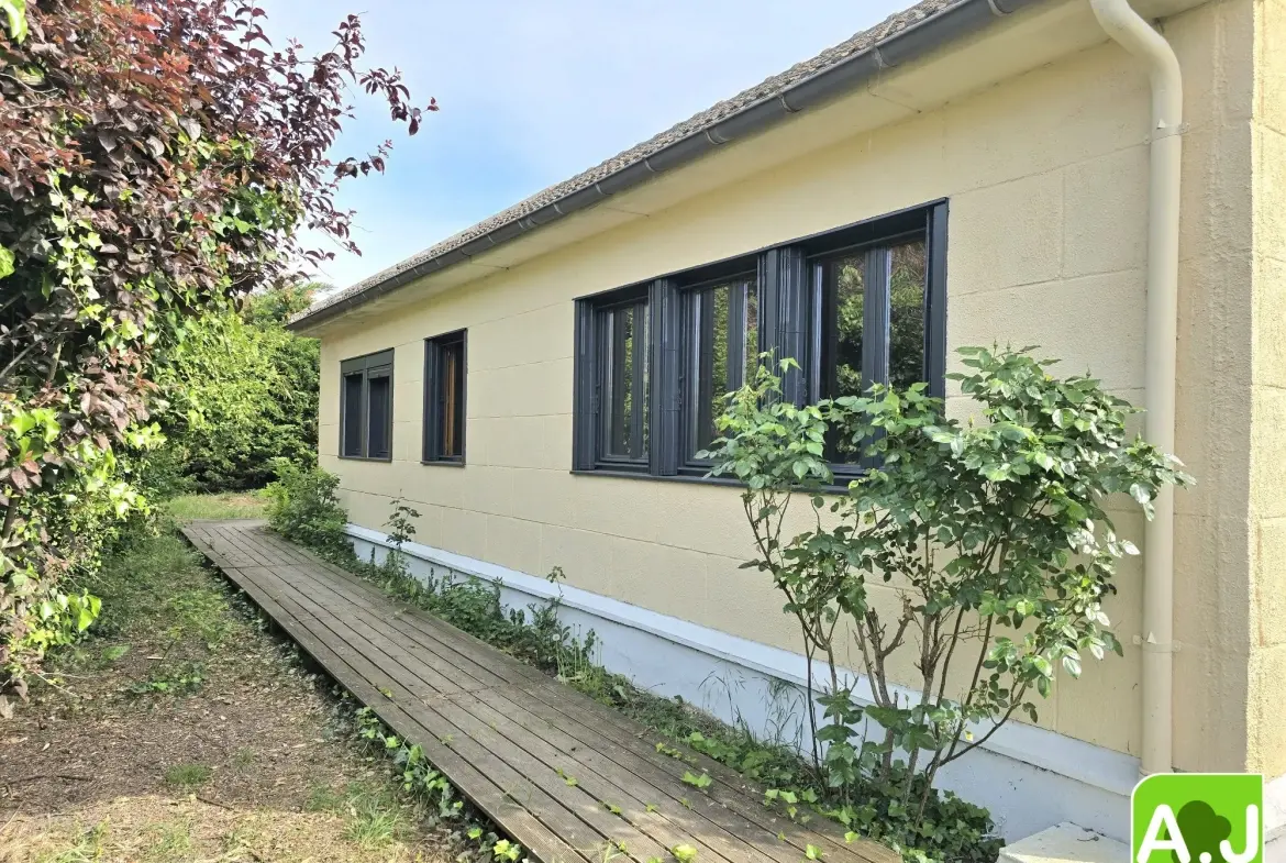 Maison de plain-pied avec dépendance à Bréval – idéalement située avec jardin clos 