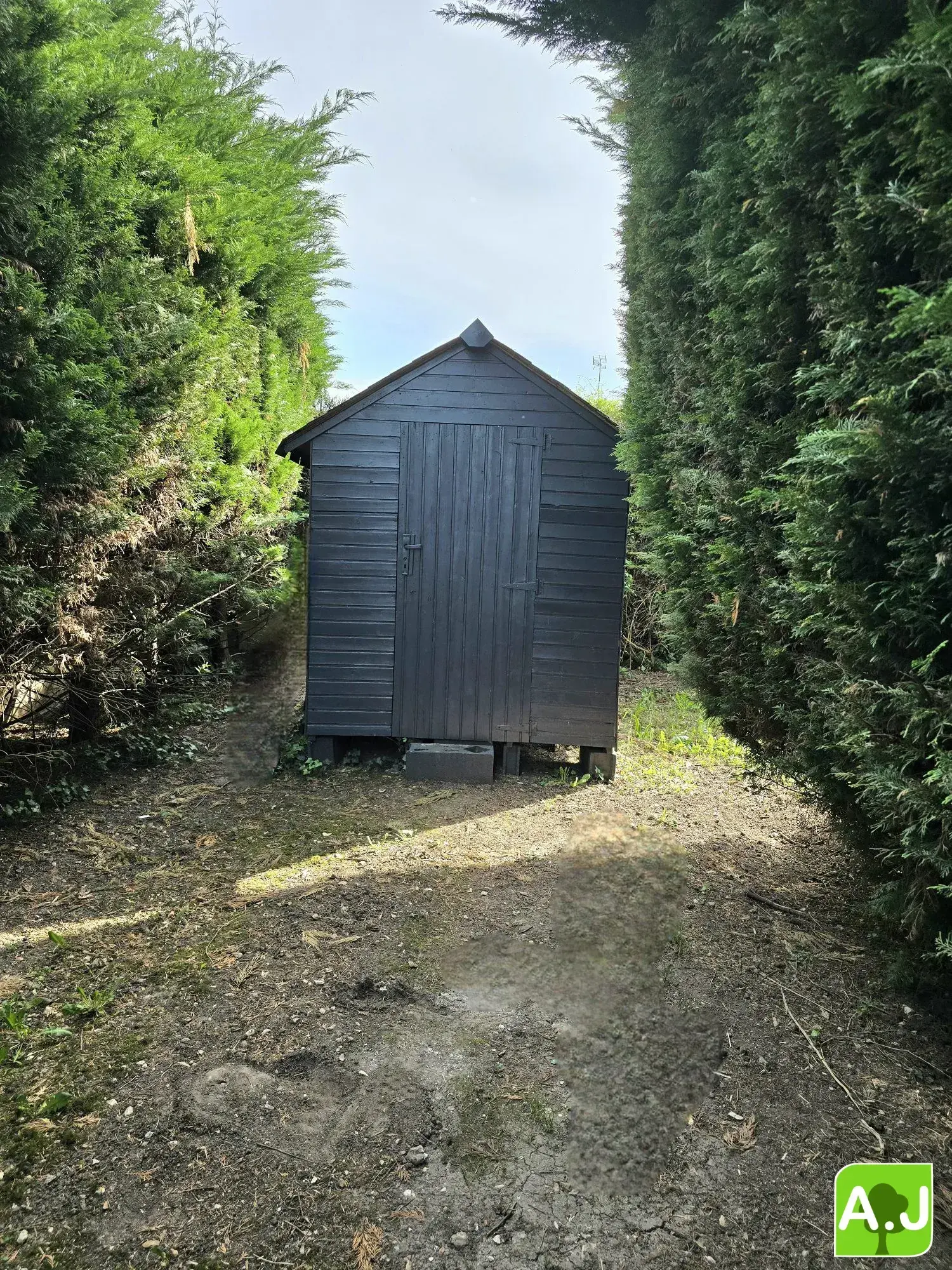 Maison de plain-pied avec dépendance à Bréval – idéalement située avec jardin clos 